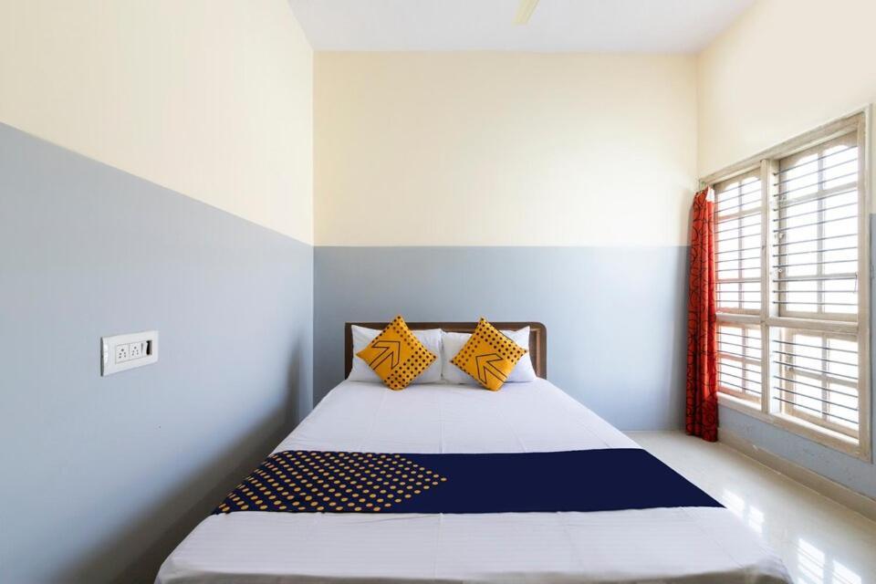 Lodge Sri Annapurneshwari Residency & Hassan